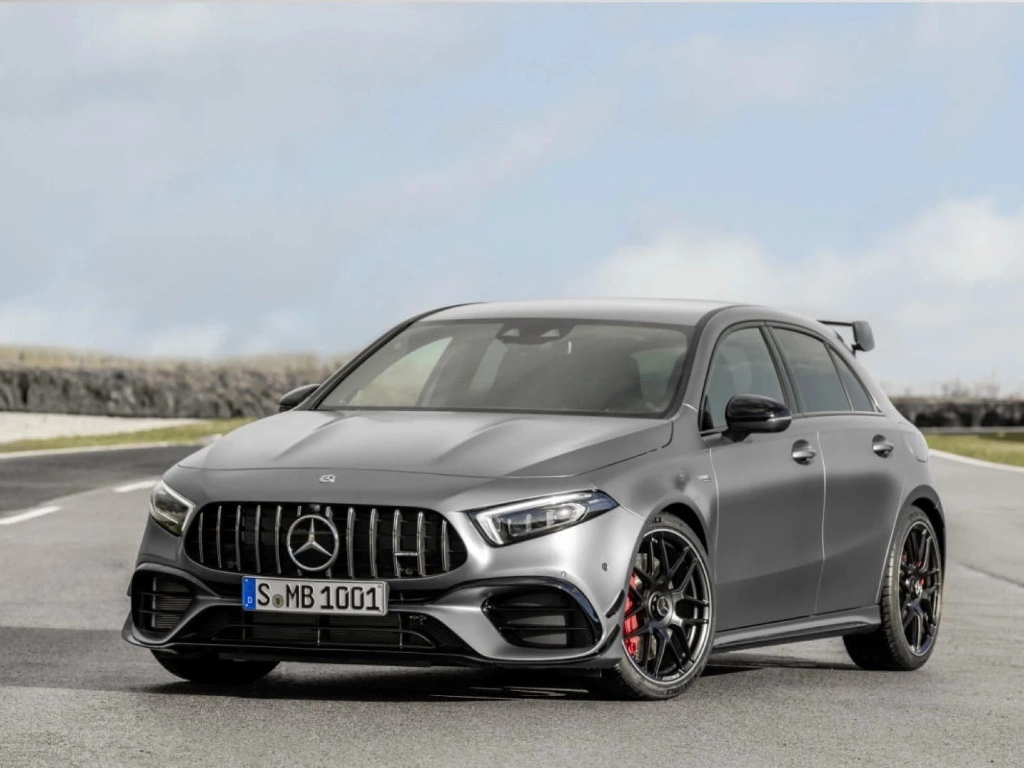 Mercedes-Benz rejuvenece sus modelos