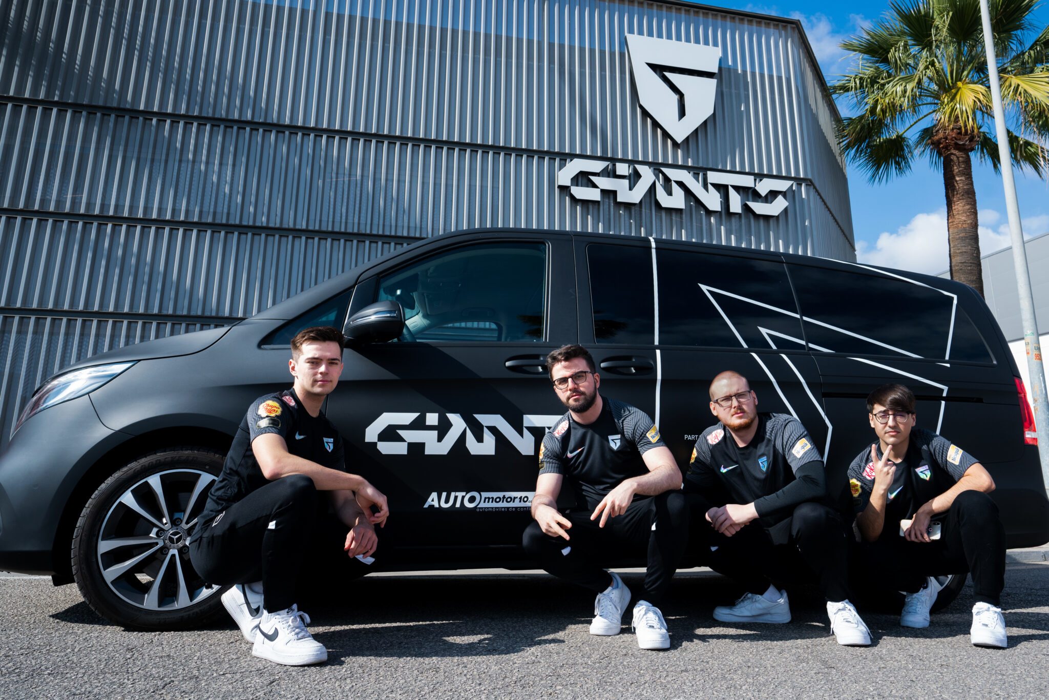 Automotor10, colaborador oficial de Good Game Group para los traslados de Giants, Esportmaníacos y BCN Fighters