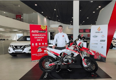 Automotor10 la marca de Grupo Angal especialista en turismos seminuevos, patrocina al joven piloto de trail Yago Armesto Automotor10 la marca de Grupo Angal especialista en turismos seminuevos, patrocina al joven piloto de trail Yago Armesto