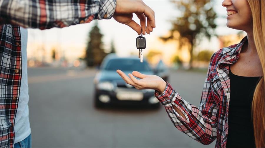Comprar un coche a nuestros hijos