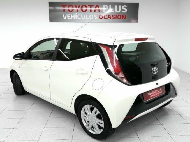 Toyota Aygo 1.0 70 xplay 51 kW (69 CV) con Ref 3598909