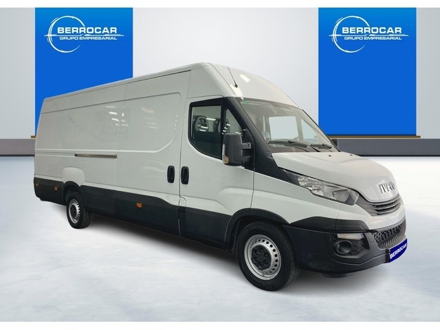 Iveco Daily Furgon 2.3 TD 35S 16 V 4100/H2 115 kW (156 CV) Vehículo usado en Sevilla