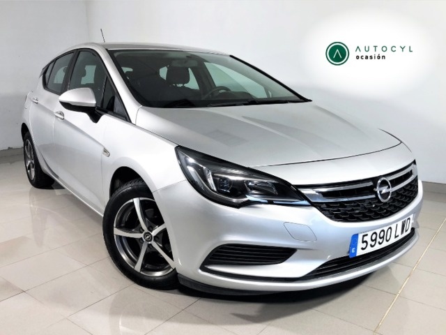 Opel Astra 1.6 CDTi S&S Selective Pro 81 kW (110 CV) Vehículo usado en Valladolid