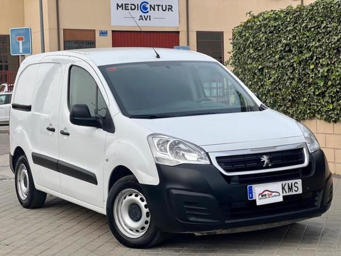 Peugeot Partner Furgon BlueHDi 100 Confort Pack L1 73 kW (100 CV) Vehículo usado en Madrid - 1