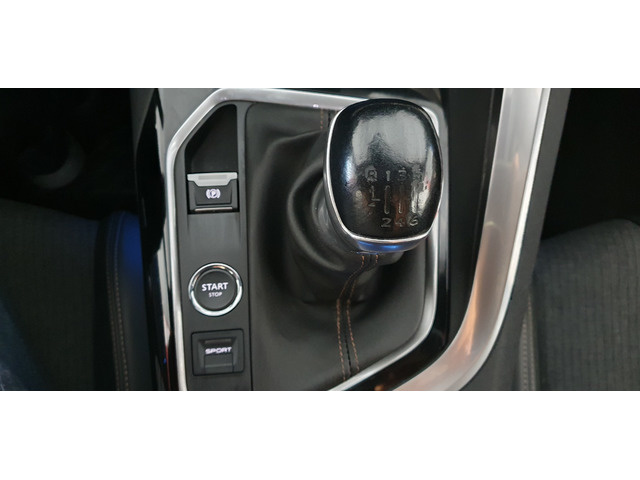 Peugeot3008 PureTech 130 S&S GT Line 96 kW (130 CV) Vehículo usado en Barcelona - 32