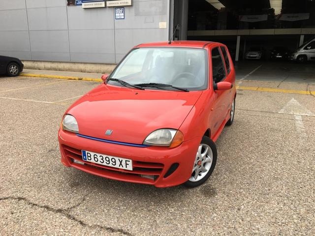 Fiat Seicento 1.1 Sporting 40 kW (54 CV) Vehículo usado en Valladolid