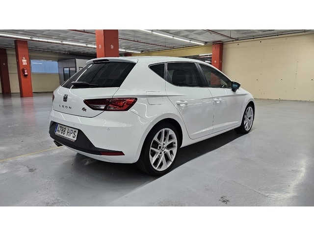 SEATLeón 2.0 TDI FR 103 kW (140 CV) Vehículo usado en Barcelona - 4 SEATLeón 2.0 TDI FR 103 kW (140 CV) Vehículo usado en Barcelona - 4
