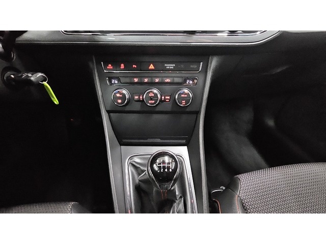 SEATLeón 2.0 TDI FR 103 kW (140 CV) Vehículo usado en Barcelona - 18 SEATLeón 2.0 TDI FR 103 kW (140 CV) Vehículo usado en Barcelona - 18