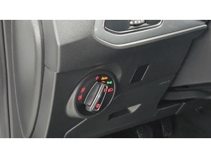 SEAT León 2.0 TDI FR 103 kW (140 CV) SEAT León 2.0 TDI FR 103 kW (140 CV)