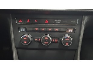 SEAT León 2.0 TDI FR 103 kW (140 CV) SEAT León 2.0 TDI FR 103 kW (140 CV)