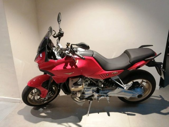 Moto Guzzi V100 