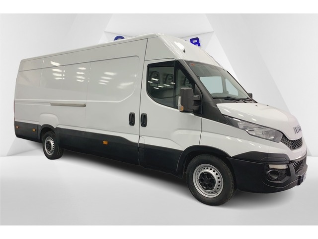 Iveco Daily Furgon 35S 13 V 4100/H2 93 kW (126 CV) Vehículo usado en Sevilla