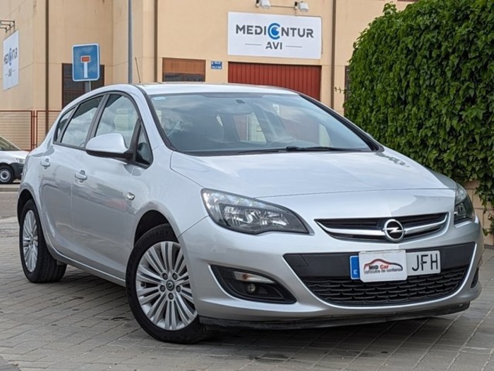 Opel Astra 1.6 CDTi S&S Selective 81 kW (110 CV) Vehículo usado en Madrid - 1