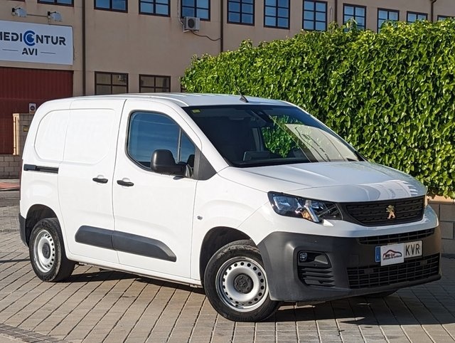 Peugeot Partner Furgon BlueHDi 100 S&S Premium Standard 600kg 73 kW (98 CV) Vehículo usado en Madrid - 1