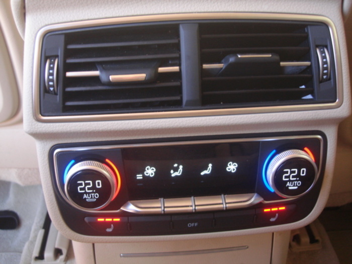 AudiSQ7 4.0 TDI quattro 320 kW (435 CV) tiptronic Vehículo usado en Barcelona - 16 AudiSQ7 4.0 TDI quattro 320 kW (435 CV) tiptronic Vehículo usado en Barcelona - 16