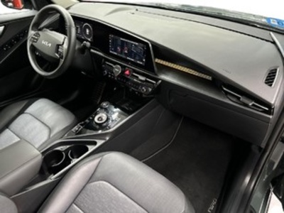 Kia e-Niro Emotion (Long Range) 150 kW (204 CV) Kia e-Niro Emotion (Long Range) 150 kW (204 CV)