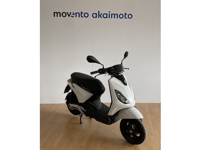 Piaggio 1 FOREVER WHITE