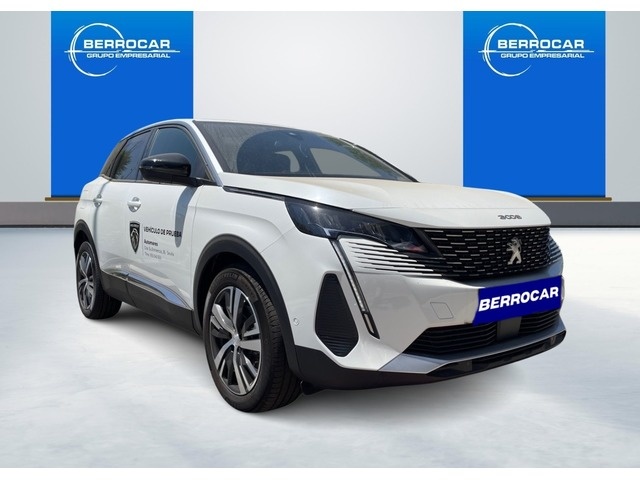 Peugeot 3008 PureTech 130 S&S Allure Pack 96 kW (130 CV) Vehículo usado en Sevilla