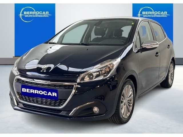 Peugeot 208 1.2L PureTech Allure  81 kW (110 CV) Vehículo usado en Sevilla