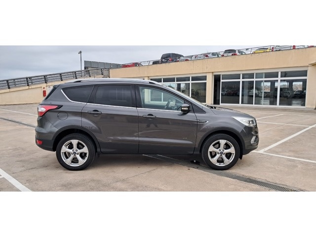 FordKuga 1.5 EcoBoost S&S Titanium 4x4 Auto 132 kW (180 CV) Vehículo usado en Barcelona - 9 FordKuga 1.5 EcoBoost S&S Titanium 4x4 Auto 132 kW (180 CV) Vehículo usado en Barcelona - 9