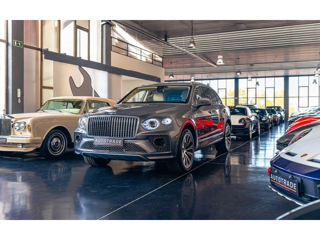 Bentley Bentayga 4.0 V8 EWB Azure First Edition 4WD Auto 405 kW (550 CV) Vehículo usado en Madrid