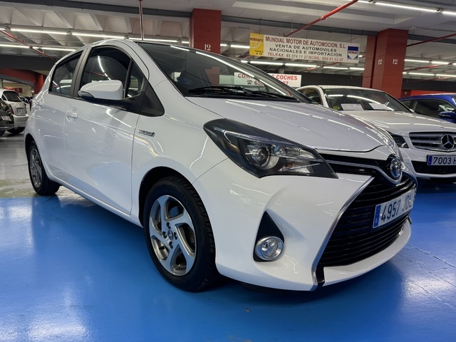 ToyotaYaris 100H Advance 74 kW (100 CV) Vehículo usado en Barcelona - 4
