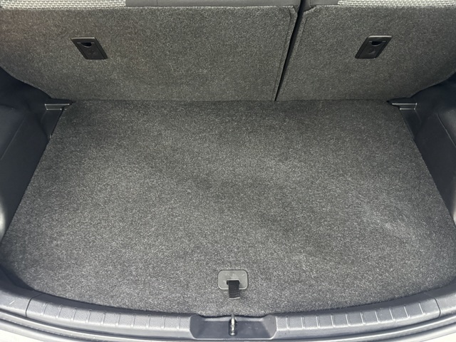 ToyotaYaris 100H Advance 74 kW (100 CV) Vehículo usado en Barcelona - 12