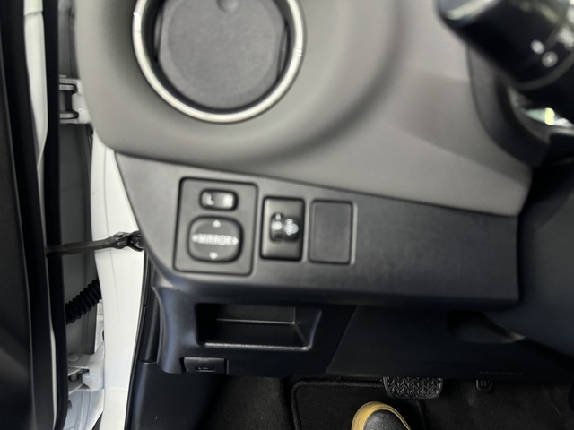 ToyotaYaris 100H Advance 74 kW (100 CV) Vehículo usado en Barcelona - 18