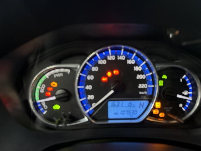 ToyotaYaris 100H Advance 74 kW (100 CV) Vehículo usado en Barcelona - 20