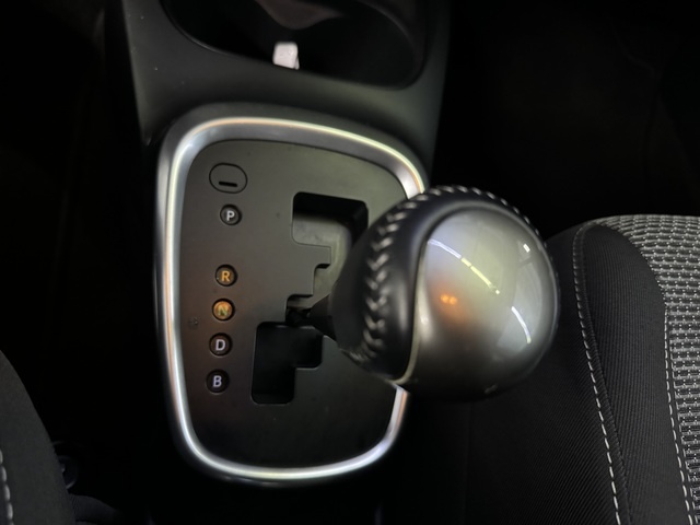 ToyotaYaris 100H Advance 74 kW (100 CV) Vehículo usado en Barcelona - 23