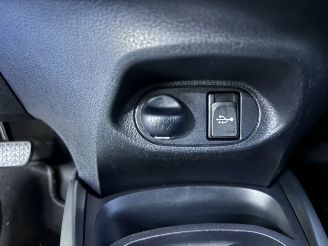 ToyotaYaris 100H Advance 74 kW (100 CV) Vehículo usado en Barcelona - 24