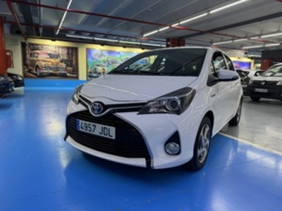 Toyota Yaris 100H Advance 74 kW (100 CV) Toyota Yaris 100H Advance 74 kW (100 CV)