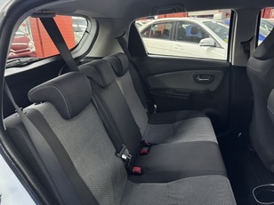 Toyota Yaris 100H Advance 74 kW (100 CV) Toyota Yaris 100H Advance 74 kW (100 CV)