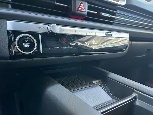 Hyundai Ioniq 6 77kWh BEV HiTECH 168 kW (229 CV) Vehículo usado en Las Palmas - 9