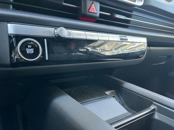 Hyundai Ioniq 6 77kWh BEV HiTECH 168 kW (229 CV) Vehículo usado en Las Palmas - 9 Hyundai Ioniq 6 77kWh BEV HiTECH 168 kW (229 CV) Vehículo usado en Las Palmas - 9