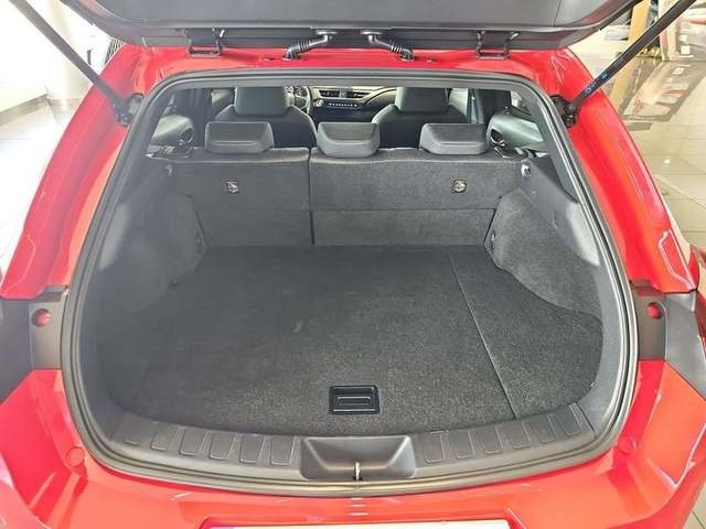 Lexus UX 250h Business 2WD 135 kW (184 CV) Vehículo usado en Madrid - 31 Lexus UX 250h Business 2WD 135 kW (184 CV) Vehículo usado en Madrid - 31