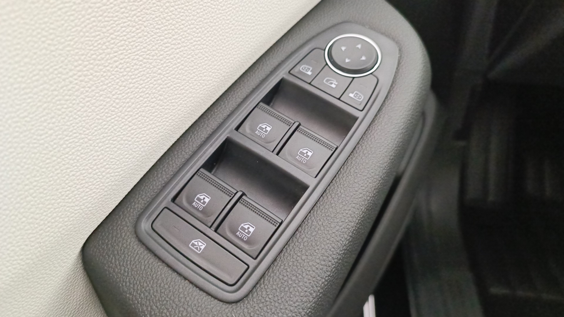 Renault Clio Techno TCe 103 kW (140 CV) - 24 Renault Clio Techno TCe 103 kW (140 CV) - 24