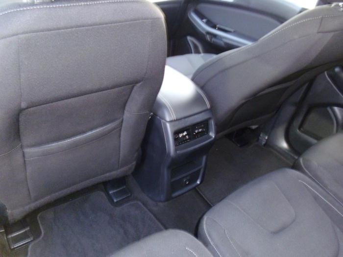 FordS-Max 2.0 TDCI Titanium 110 kW (150 CV) Vehículo usado en Barcelona - 18 FordS-Max 2.0 TDCI Titanium 110 kW (150 CV) Vehículo usado en Barcelona - 18