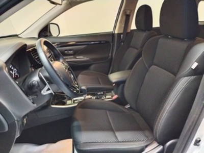 Mitsubishi Outlander 200 MPI Motion 2WD CVT 110 kW (150 CV) Mitsubishi Outlander 200 MPI Motion 2WD CVT 110 kW (150 CV)