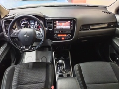 Mitsubishi Outlander 200 MPI Motion 2WD CVT 110 kW (150 CV) Mitsubishi Outlander 200 MPI Motion 2WD CVT 110 kW (150 CV)
