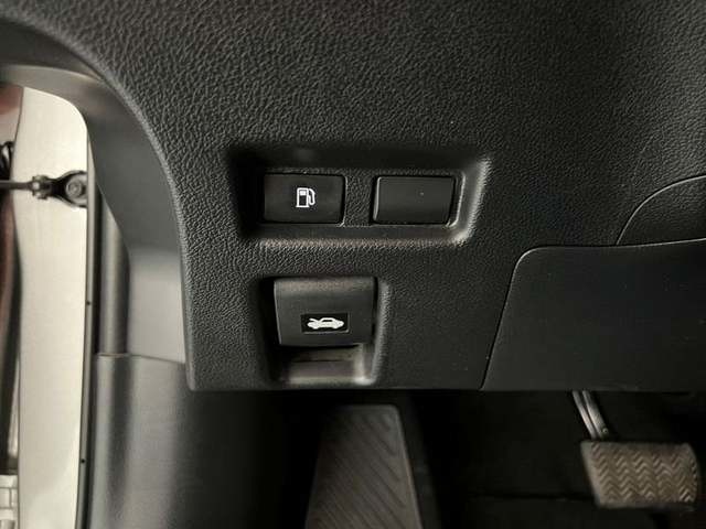 Lexus UX 250h Premium 135 kW (184 CV) Vehículo usado en Madrid - 17 Lexus UX 250h Premium 135 kW (184 CV) Vehículo usado en Madrid - 17