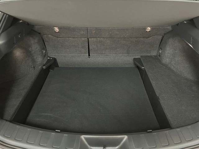 Lexus UX 250h Premium 135 kW (184 CV) Vehículo usado en Madrid - 26