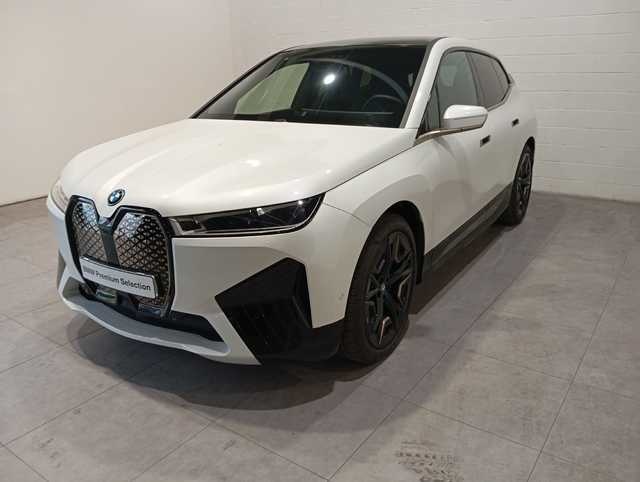 BMW xDrive40 240 kW (326 CV) iX en Barcelona