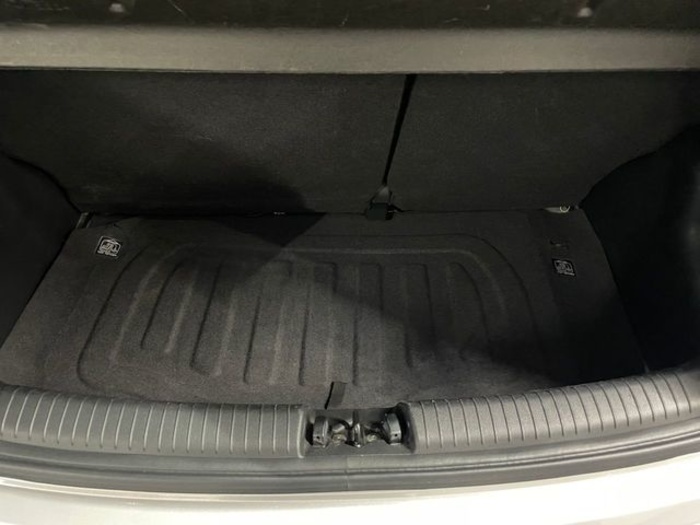 Hyundaii10 1.0 Klass 49 kW (66 CV) Vehículo usado en Barcelona - 13 Hyundaii10 1.0 Klass 49 kW (66 CV) Vehículo usado en Barcelona - 13