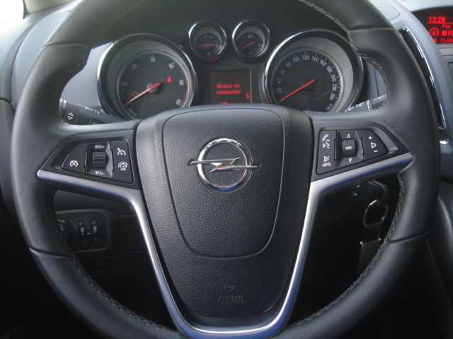 OpelZafira Tourer 2.0 CDTi Selective 96 kW (130 CV) Vehículo usado en Barcelona - 19