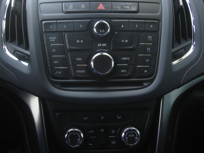 OpelZafira Tourer 2.0 CDTi Selective 96 kW (130 CV) Vehículo usado en Barcelona - 25 OpelZafira Tourer 2.0 CDTi Selective 96 kW (130 CV) Vehículo usado en Barcelona - 25