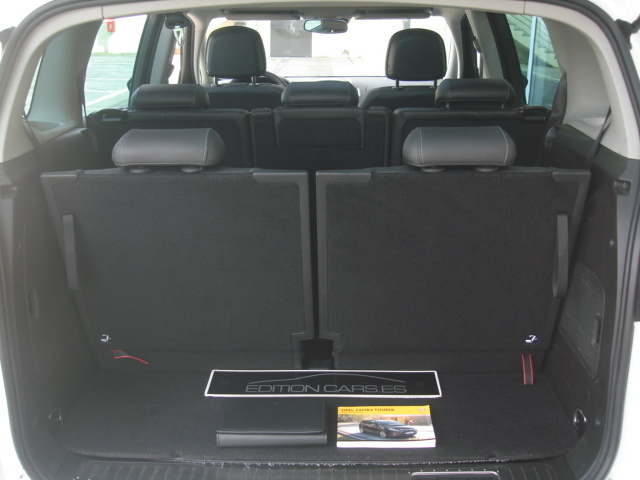 OpelZafira Tourer 2.0 CDTi Selective 96 kW (130 CV) Vehículo usado en Barcelona - 28 OpelZafira Tourer 2.0 CDTi Selective 96 kW (130 CV) Vehículo usado en Barcelona - 28