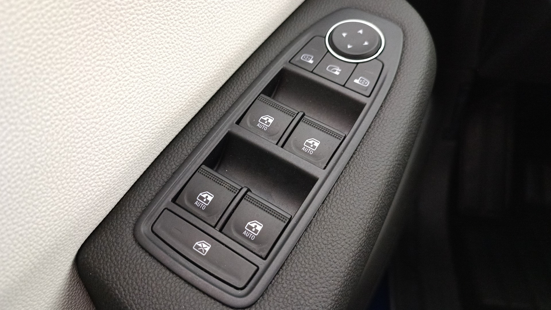 Renault Clio Techno dCi 74 kW (100 CV) - 19