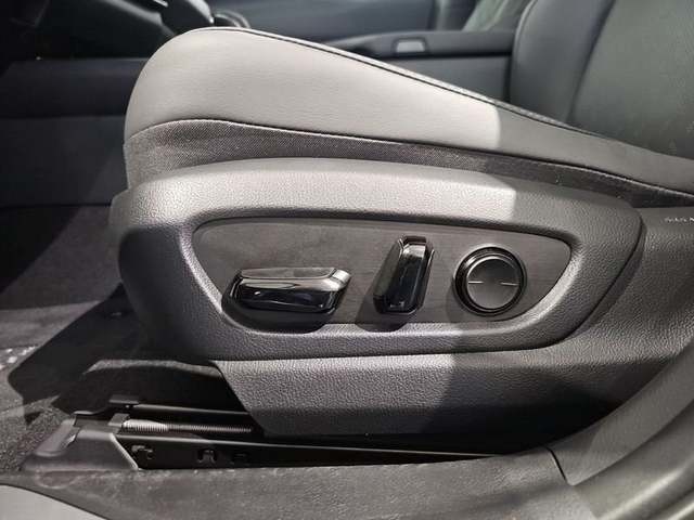 Lexus UX 300e Executive 150 kW (204 CV) Vehículo usado en Madrid - 31