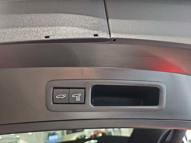 Lexus UX 300e Executive 150 kW (204 CV) Vehículo usado en Madrid - 34